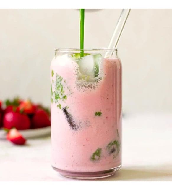 Çilekli Matcha